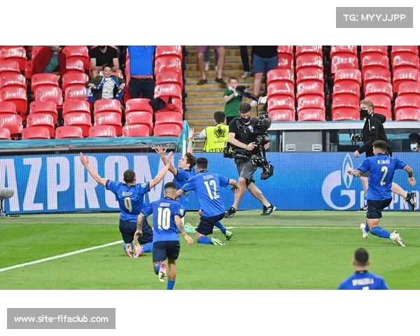 圣母大学橄榄球队卫冕洛杉矶对决 五连胜UCLA再创辉煌